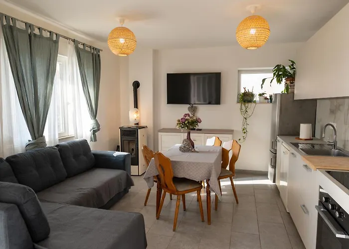 Two-bedroom Rea In *