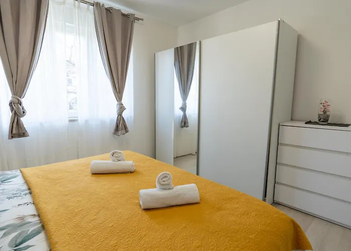 Two-bedroom Rea In Rovinj