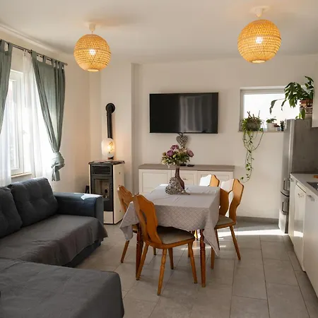 Two-bedroom Rea In *