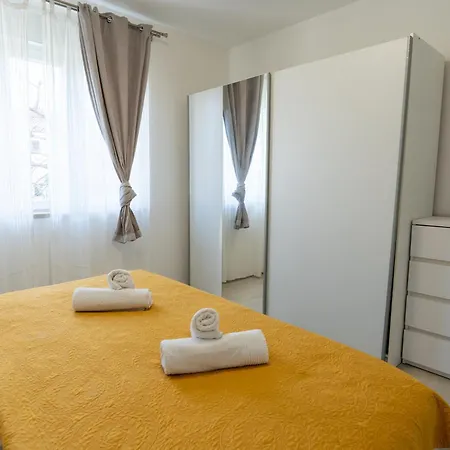 Two-bedroom Rea In Rovinj