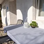 Two-bedroom Rea In Apartmán