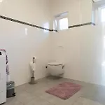 Two-bedroom Rea In