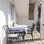 Two-bedroom Rea In Apartmán Rovinj