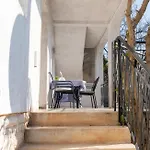 Apartmán Two-bedroom Rea In *
