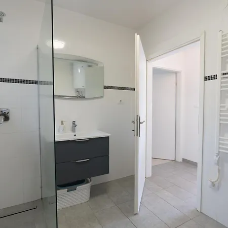 Two-bedroom Rea In Apartman Rovinj