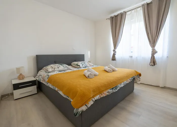 Two-bedroom Rea In Rovinj